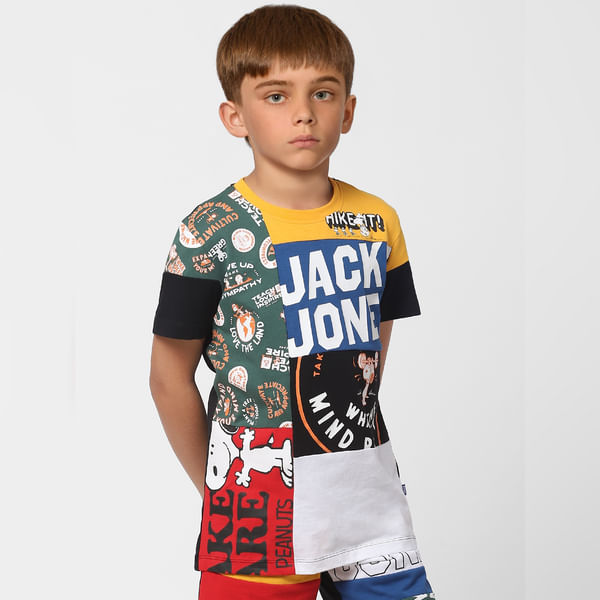 BESTSELLER CLOTHING Boys X PEANUTS Multi-coloured Graphic Print Crew Neck T-shirt
BESTSELLER CLOTHING Boys X PEANUTS Multi-coloured Graphic Print Crew Neck T-shirt