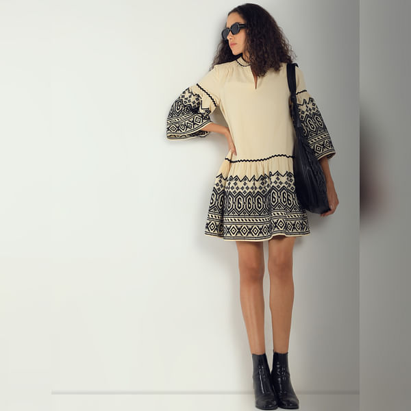 VERO MODA Women Beige Embroidered Print Dress, Three-Quarter Sleeves, Mandarin Collar
VERO MODA Women Beige Embroidered Print Dress, Three-Quarter Sleeves, Mandarin Collar