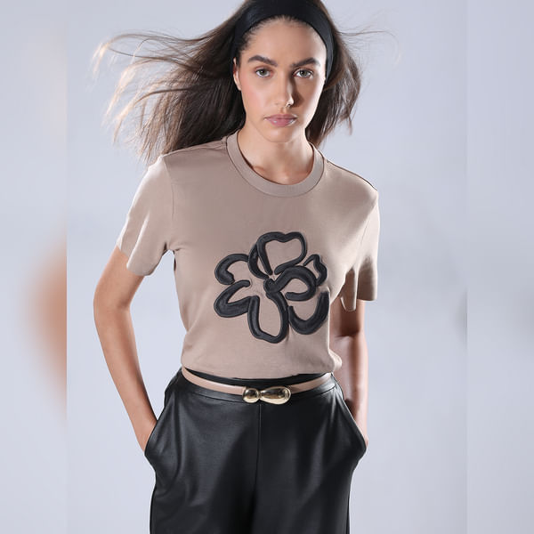VERO MODA Women Beige Embroidered Organic Cotton T-shirt, Short Sleeves, Round Neck
VERO MODA Women Beige Embroidered Organic Cotton T-shirt, Short Sleeves, Round Neck