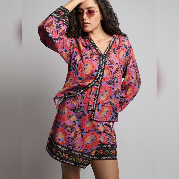 VERO MODA Women Multi-Colour Printed Co-ord Set Shirt, Long Sleeves, Mandarin Collar
VERO MODA Women Multi-Colour Printed Co-ord Set Shirt, Long Sleeves, Mandarin Collar