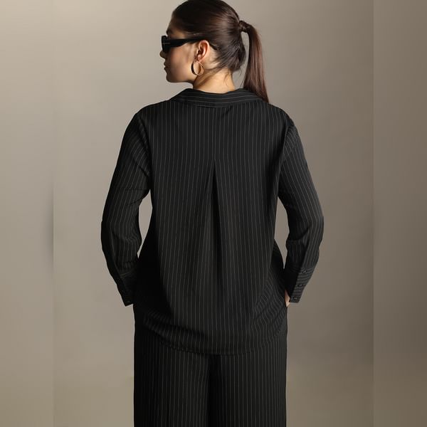 VERO MODA Women Curve Black Pinstripe Co-ord Set Shirt, Long Sleeves, Spread Collar
VERO MODA Women Curve Black Pinstripe Co-ord Set Shirt, Long Sleeves, Spread Collar