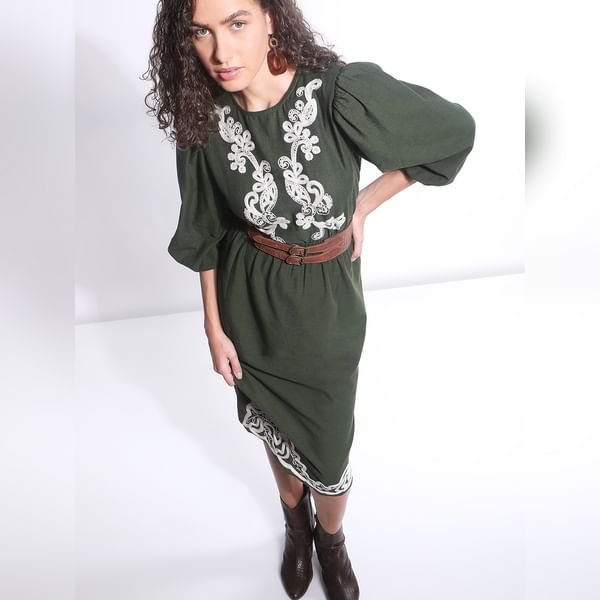VERO MODA Women Green Embroidered Co-ord Set Top, Three-Quarter Sleeves, Round Neck
VERO MODA Women Green Embroidered Co-ord Set Top, Three-Quarter Sleeves, Round Neck