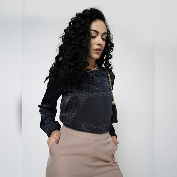 VERO MODA Women i.scenery BY VERO MODA Navy Blue Textured Top, Full Sleeves, Round Neck
VERO MODA Women i.scenery BY VERO MODA Navy Blue Textured Top, Full Sleeves, Round Neck