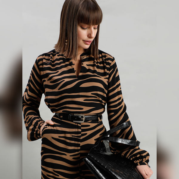 VERO MODA Women Brown Animal Print Top, Full Sleeves, Mandarin Collar
VERO MODA Women Brown Animal Print Top, Full Sleeves, Mandarin Collar