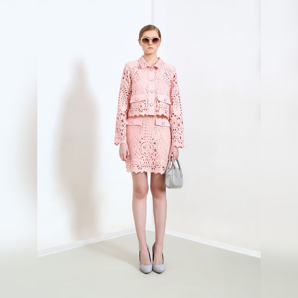 VERO MODA Women MARQUEE Pink Floral Lace Co-ord Set Shirt, Long Sleeves, Shirt Collar
VERO MODA Women MARQUEE Pink Floral Lace Co-ord Set Shirt, Long Sleeves, Shirt Collar