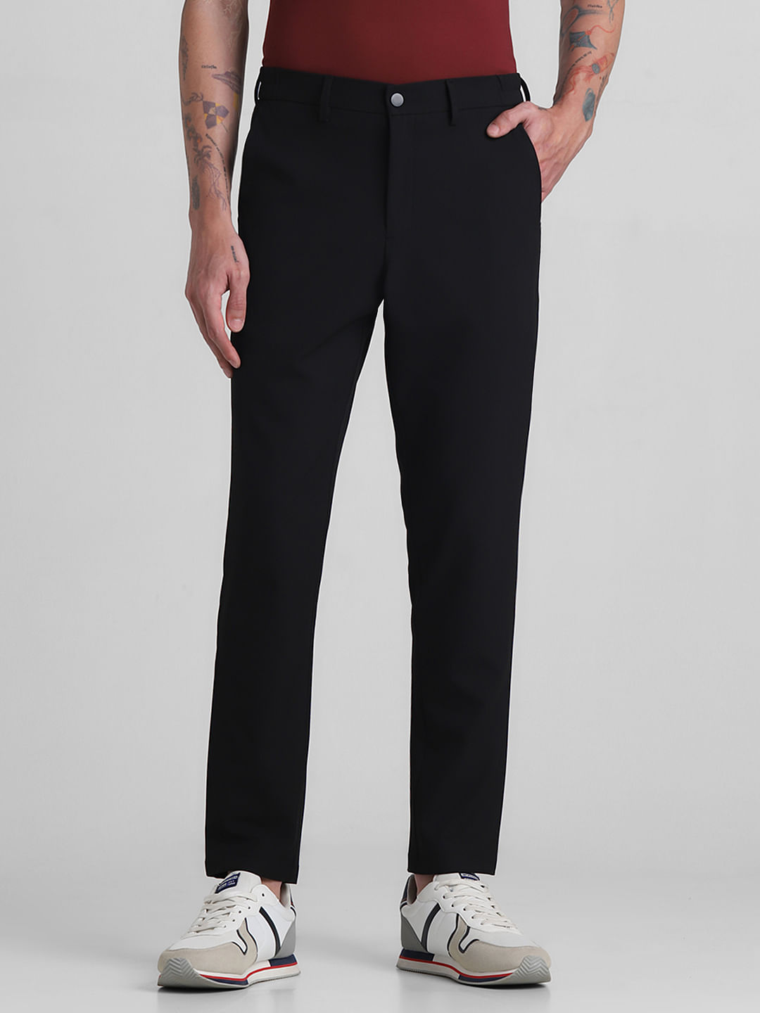 SASSAFRAS Women Black Mid-Rise Slim Fit Trousers Price in India, Full  Specifications & Offers | DTashion.com
