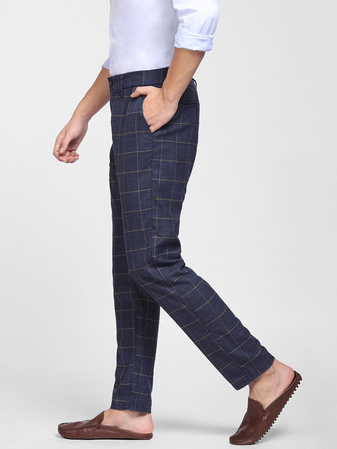 Men's Cotton Blend Navy Blue & Off White Checked Formal Trousers - Sojanya  | Business casual men, Checked trousers, White collared shirt