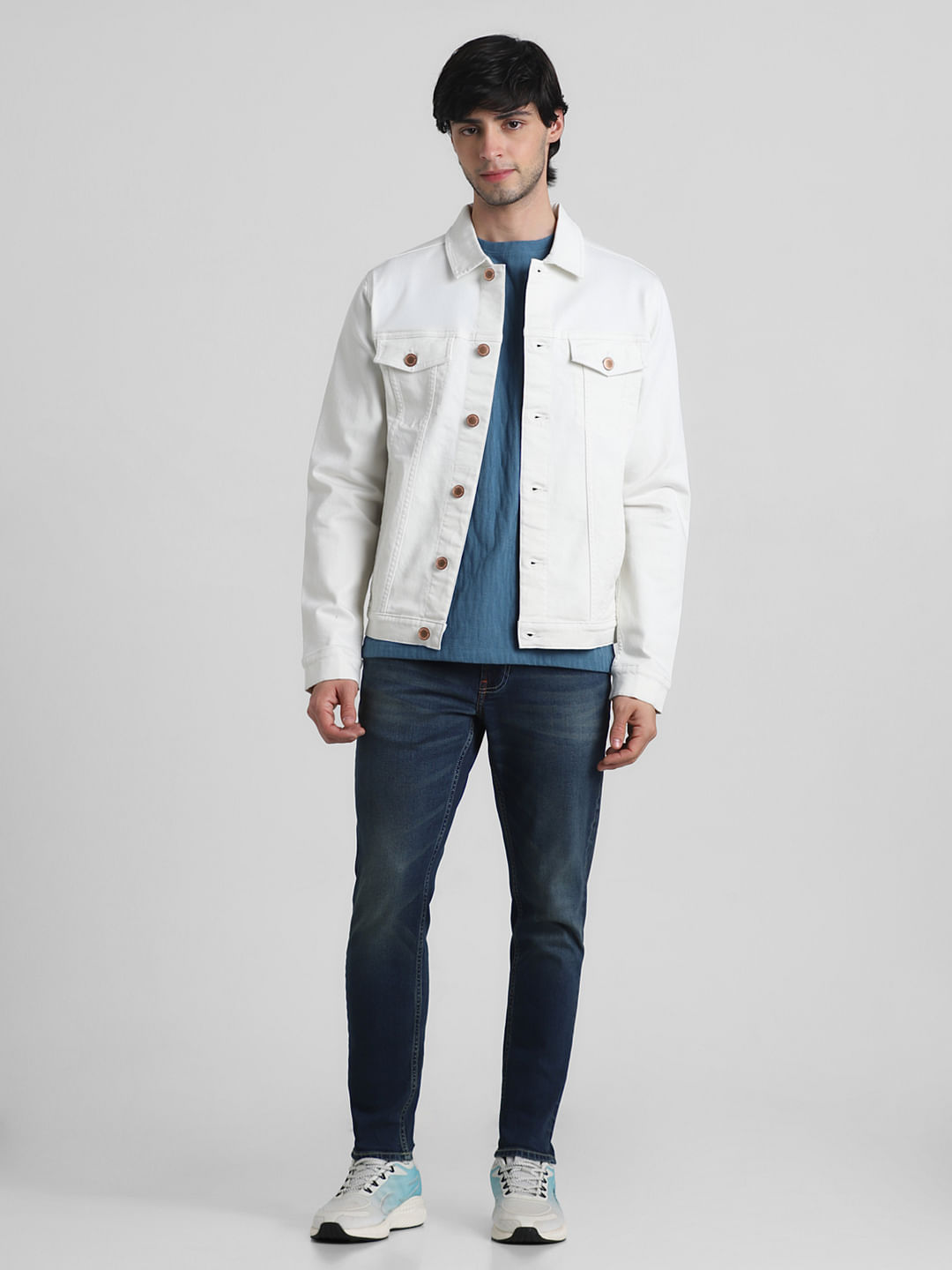 Do white jeans and a dark blue denim jacket go together? If yes, which top  would best go with them? - Quora