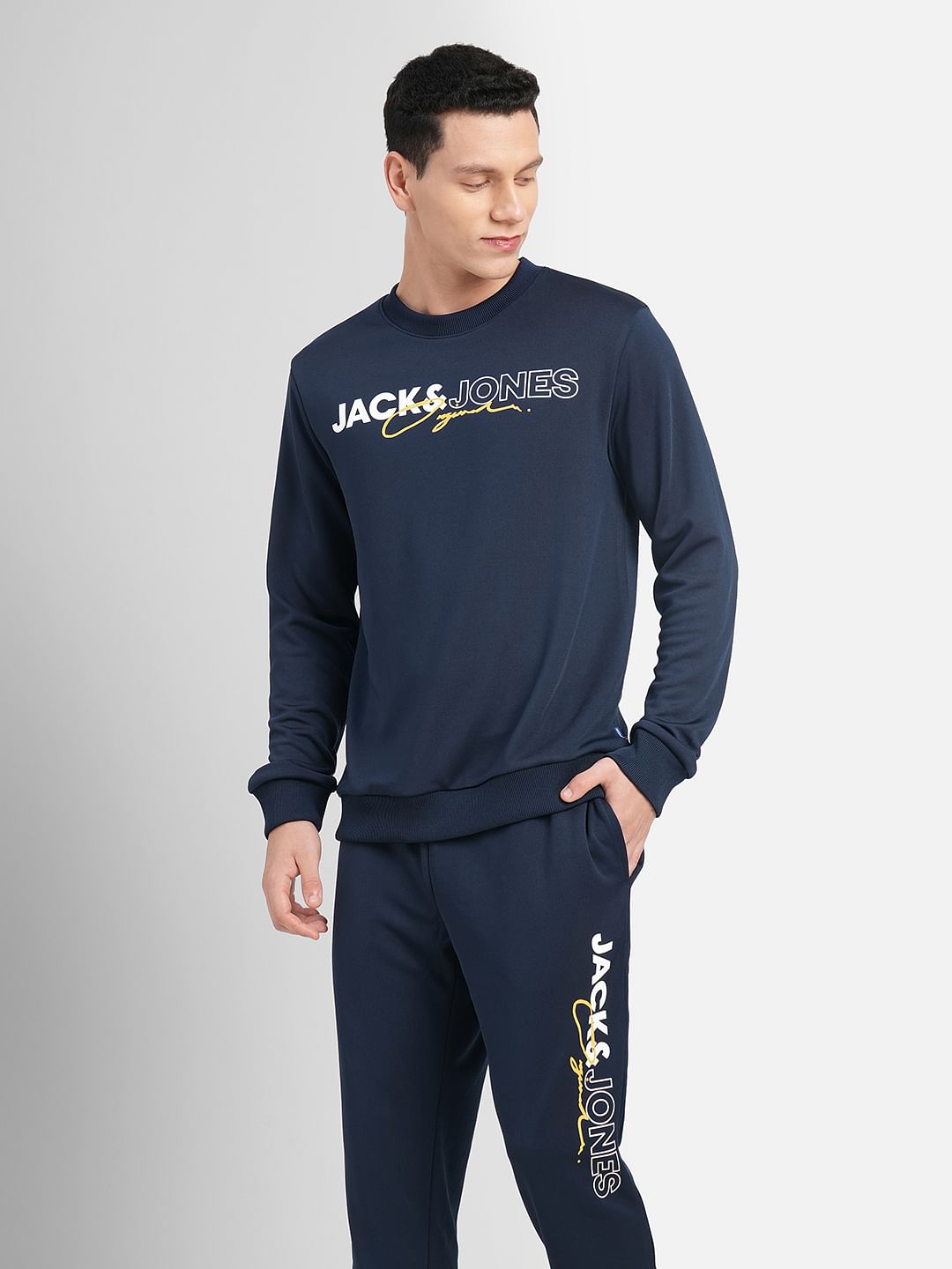 Regular discount fit tracksuit