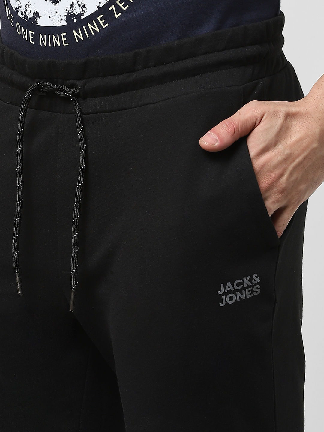 Jack & Jones intelligence cargo sweatpants in slim fit black | ASOS