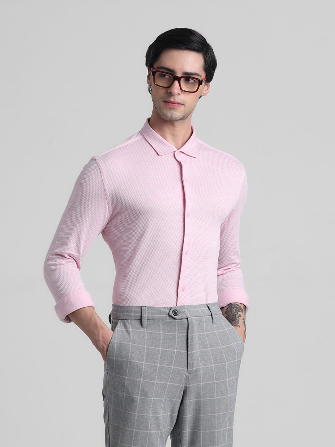 Pink shirt dark pants hi-res stock photography and images - Alamy