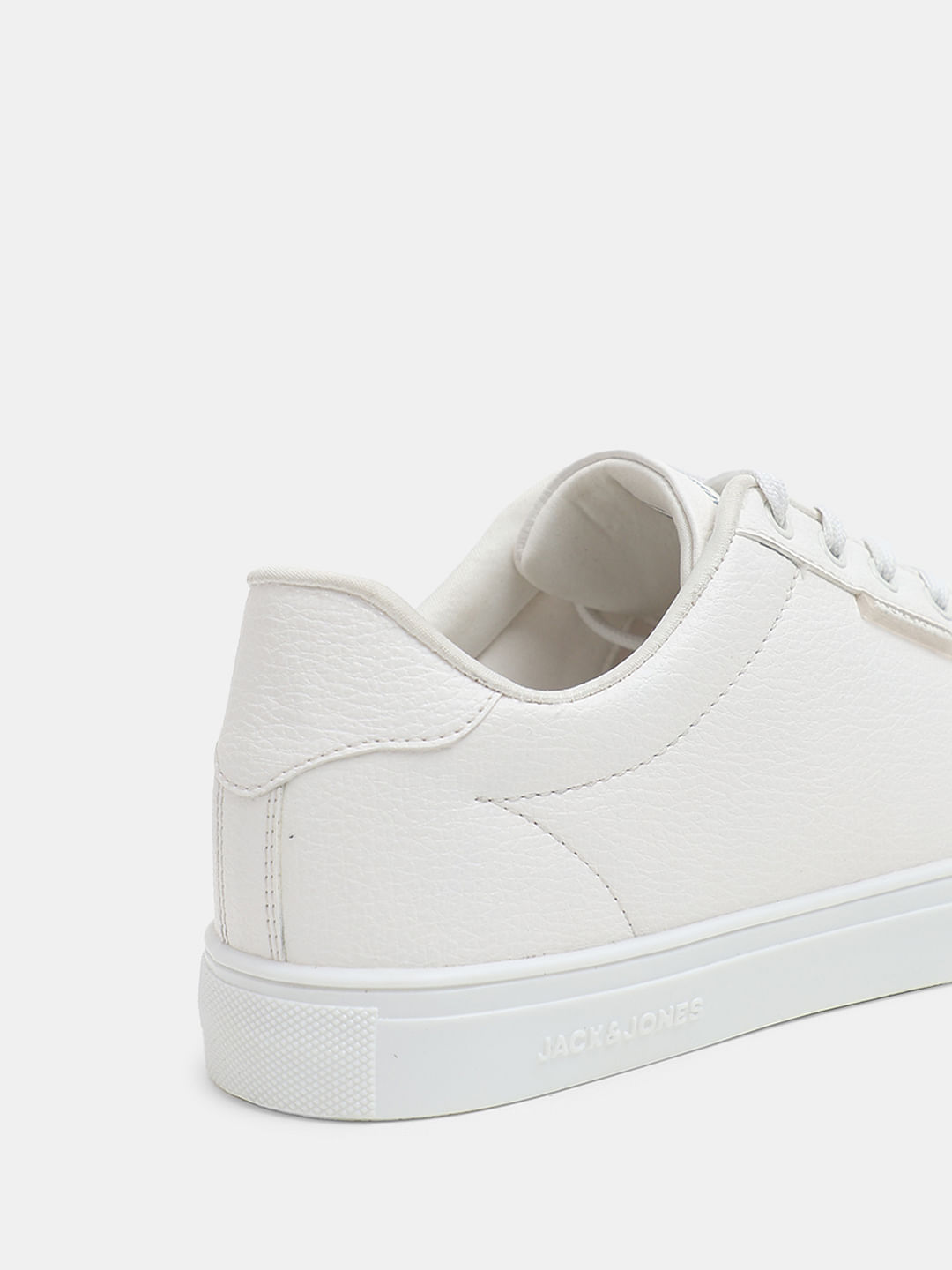 Men`s leather sneakers with a flat sole - white color - Baduglobal.com |  Sneakers, Leather sneakers, Sneakers men