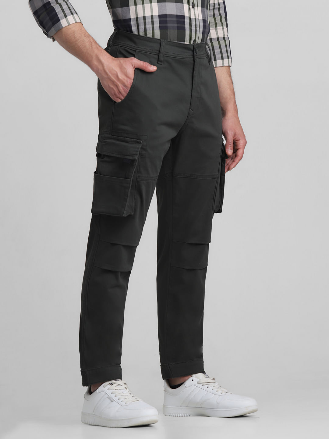 Buy Dennis Lingo Men Comfort Slim Fit Mid Rise Cargo Joggers - Trousers for  Men 22323020 | Myntra