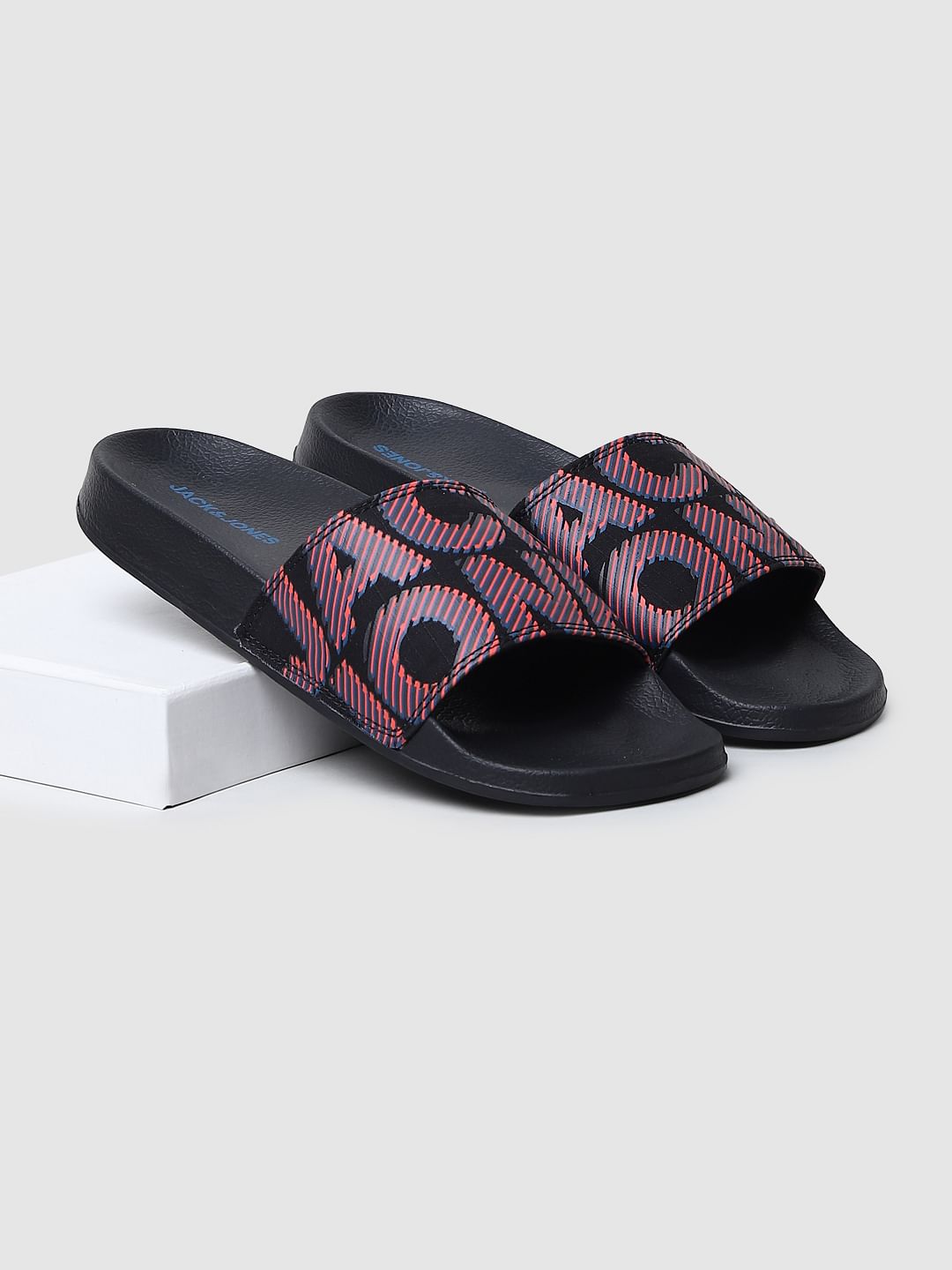 Black sandal online sliders