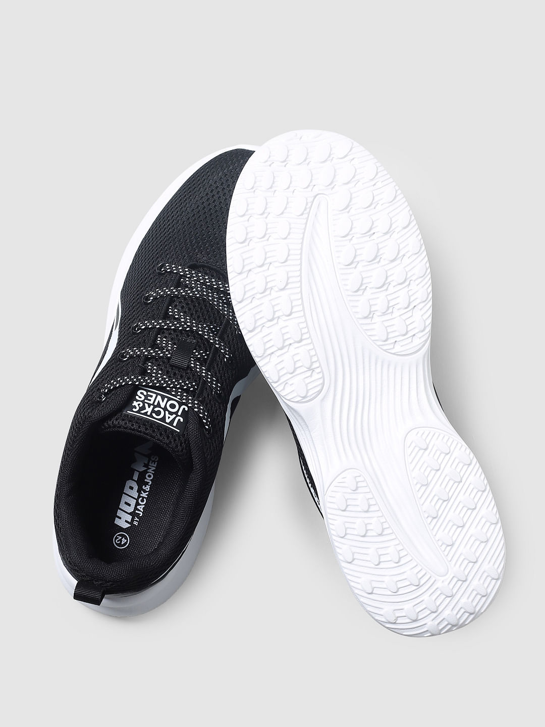 Nike black sales mesh sneakers