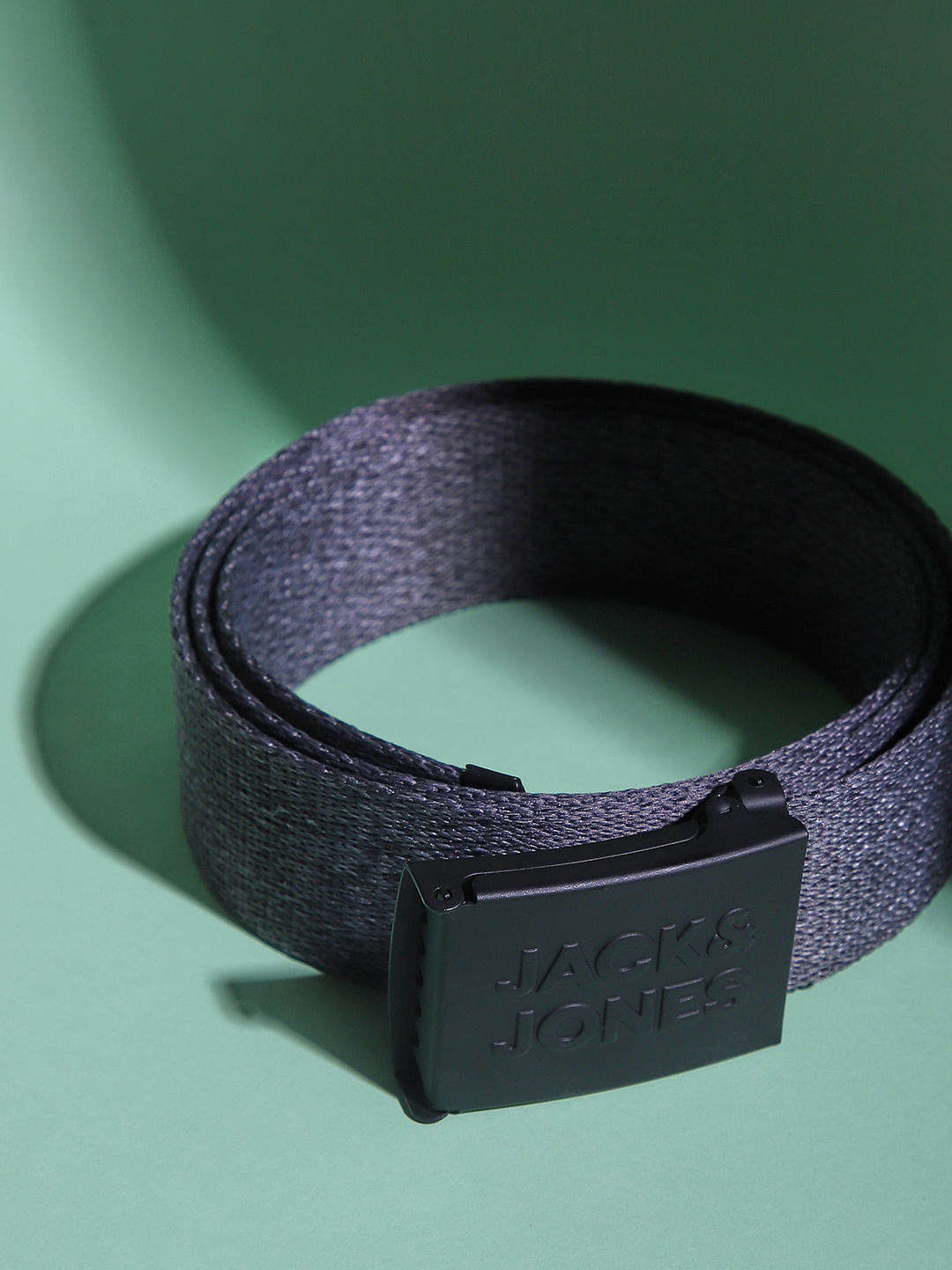 Snap buckle clearance belt