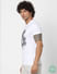 White Graphic Print Crew Neck T-shirt_381869+2