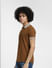Brown Contrast Collar Polo T-shirt_406362+3