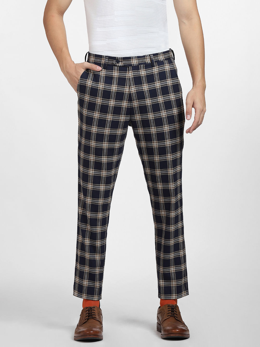 Buy DOROTHY PERKINS Women Black  White Regular Fit Printed Trousers   Trousers for Women 4704466  Myntra