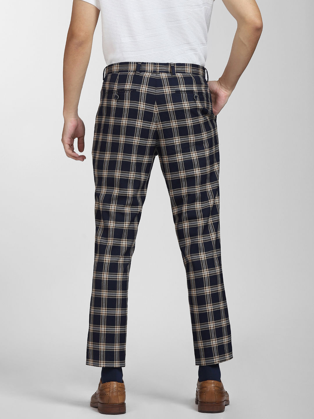 Buy Men Grey Slim Fit Check Flat Front Casual Trousers Online - 698847 |  Louis Philippe