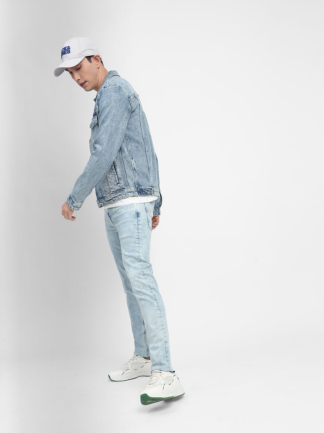 Light Wash Denim: Elevate Your Summer Style with a Timeless Classic –  Royalty For me