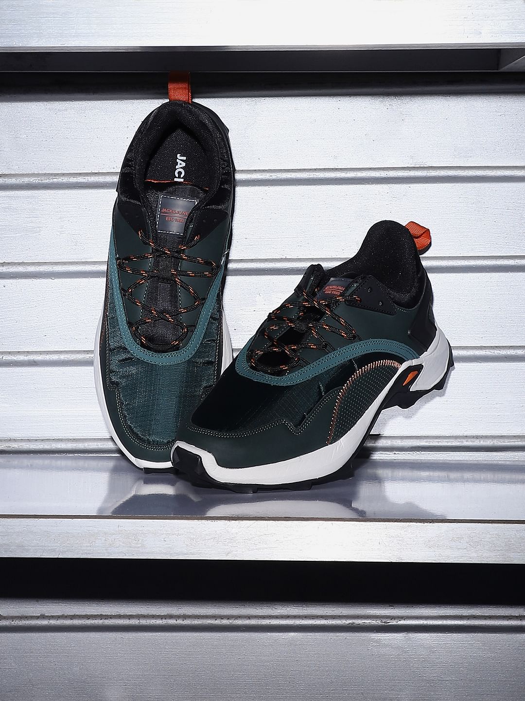 Dark green running on sale shoes