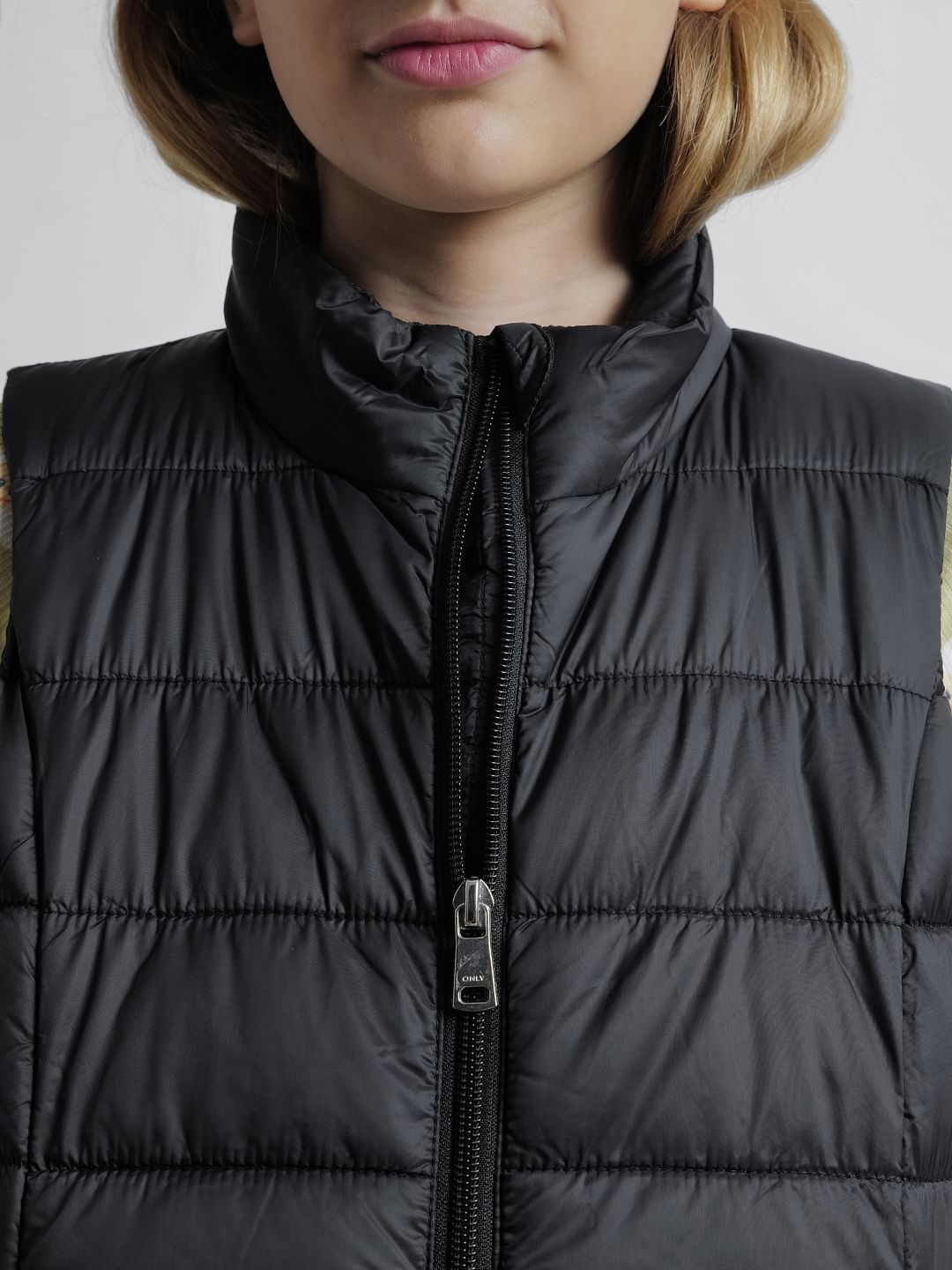 Girls black hot sale puffer vest