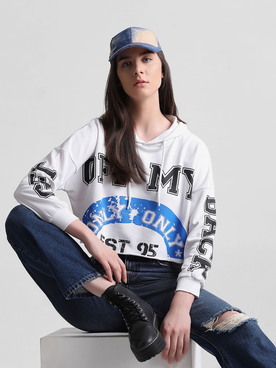 White hot sale printed sweatshirt