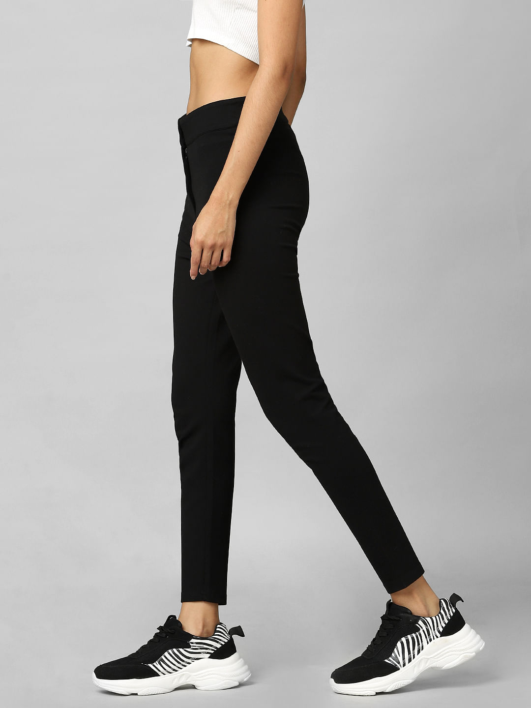 Overall Contrast Stitch Detail Thumbhole Crop Top and Leggings Set