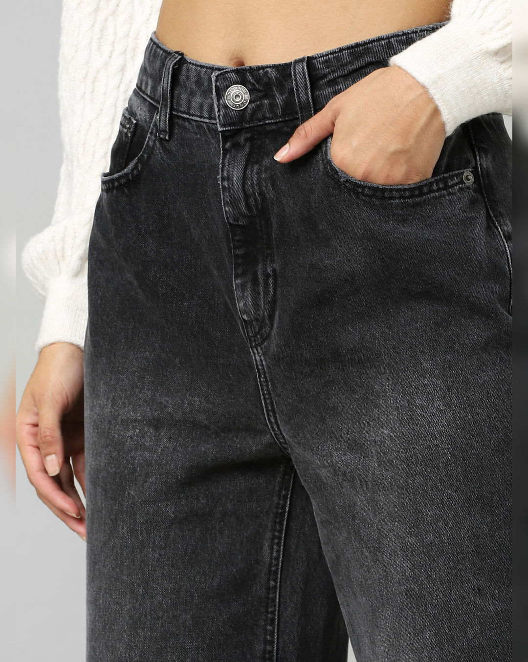 Black High Rise Distressed Straight Fit Jeans