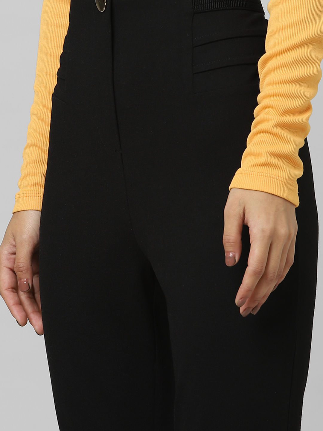 Lululemon Size 10 Black Crop Leggings Vertical Zipper Pocket | Cropped black  leggings, Cropped leggings, Leggings