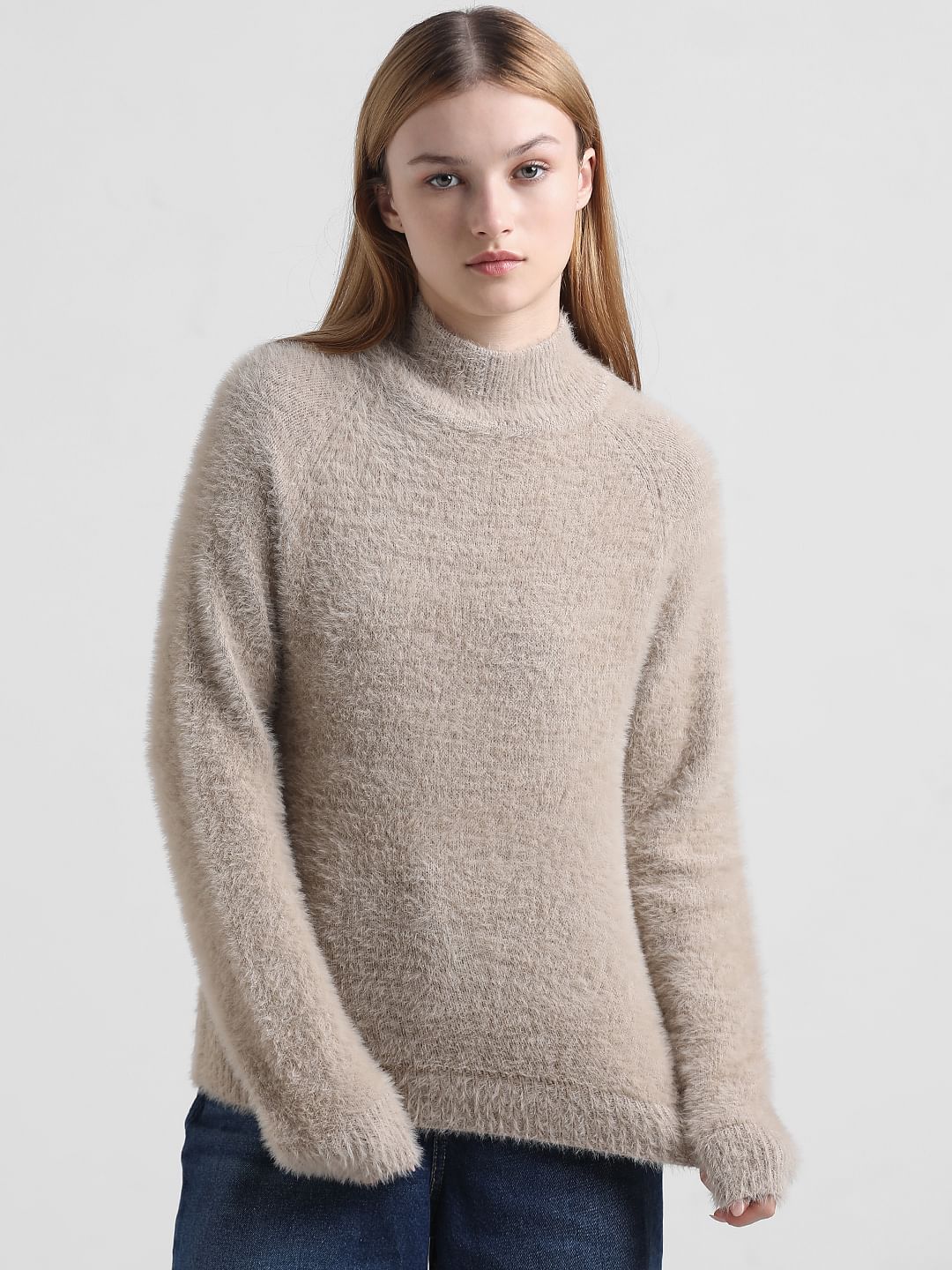 Fluffy pullovers outlet