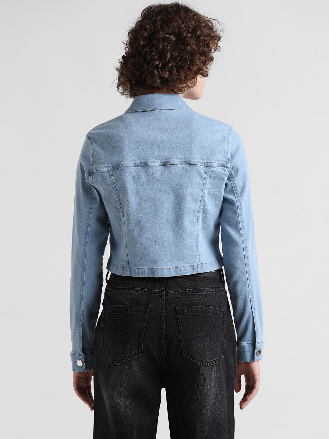 Indigo Blue Wash Contrast Edge Crop Denim Jacket | PrettyLittleThing