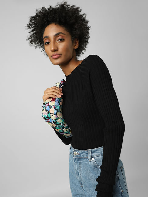 Black Ribbed Cropped Pullover