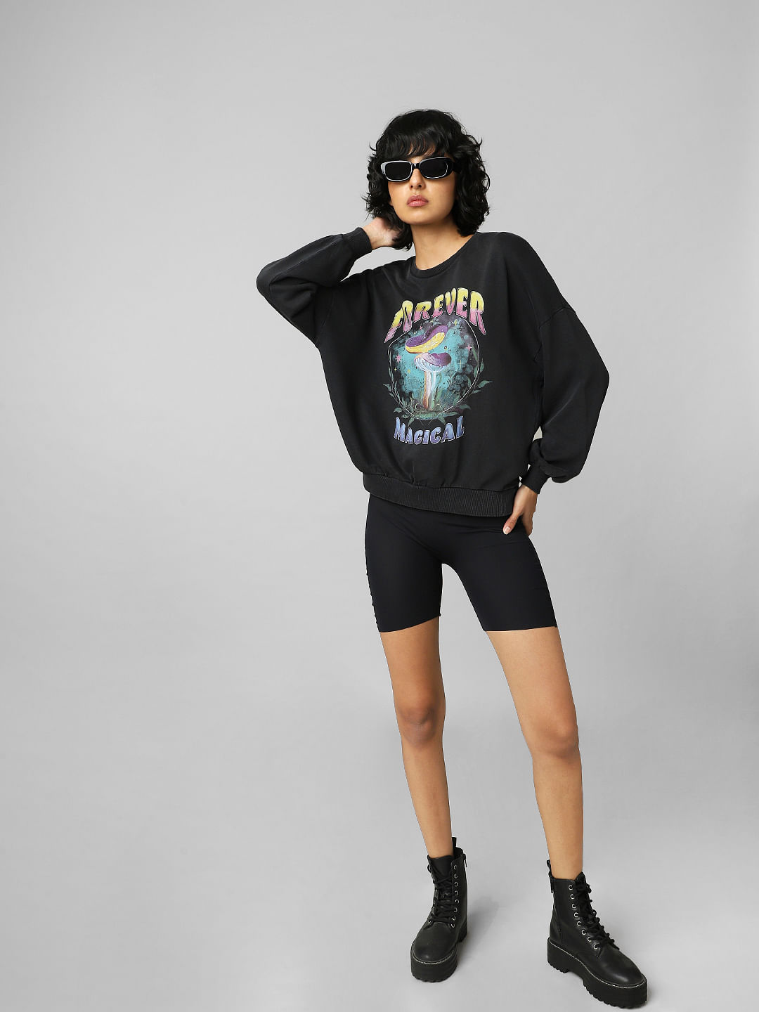 Black oversized sweatshirt womens on sale