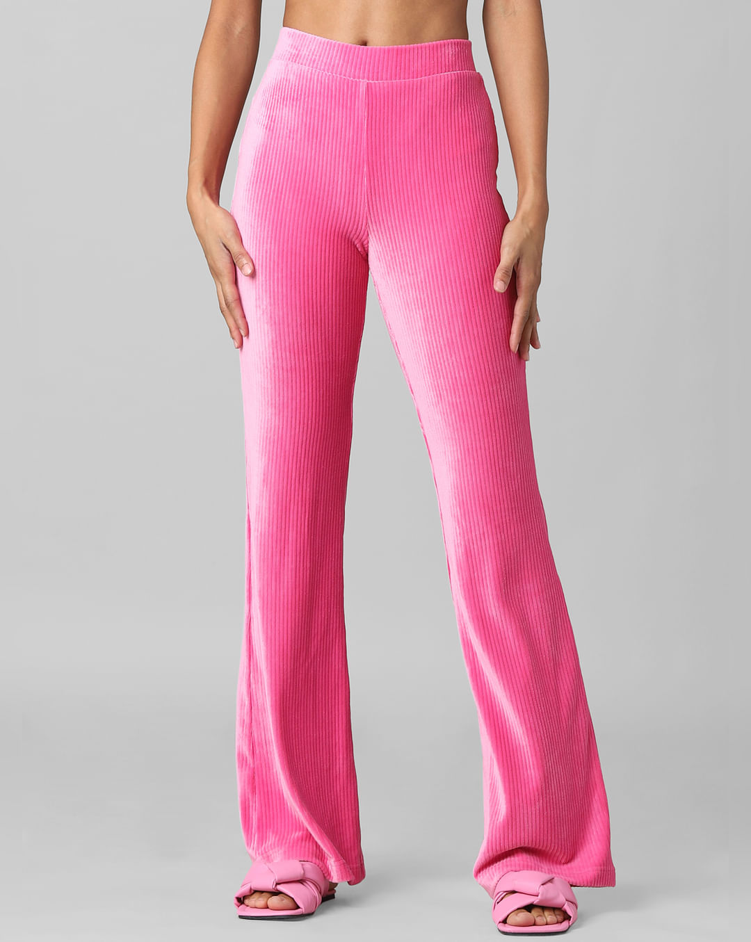 pink pants 16 - Conscious & Chic