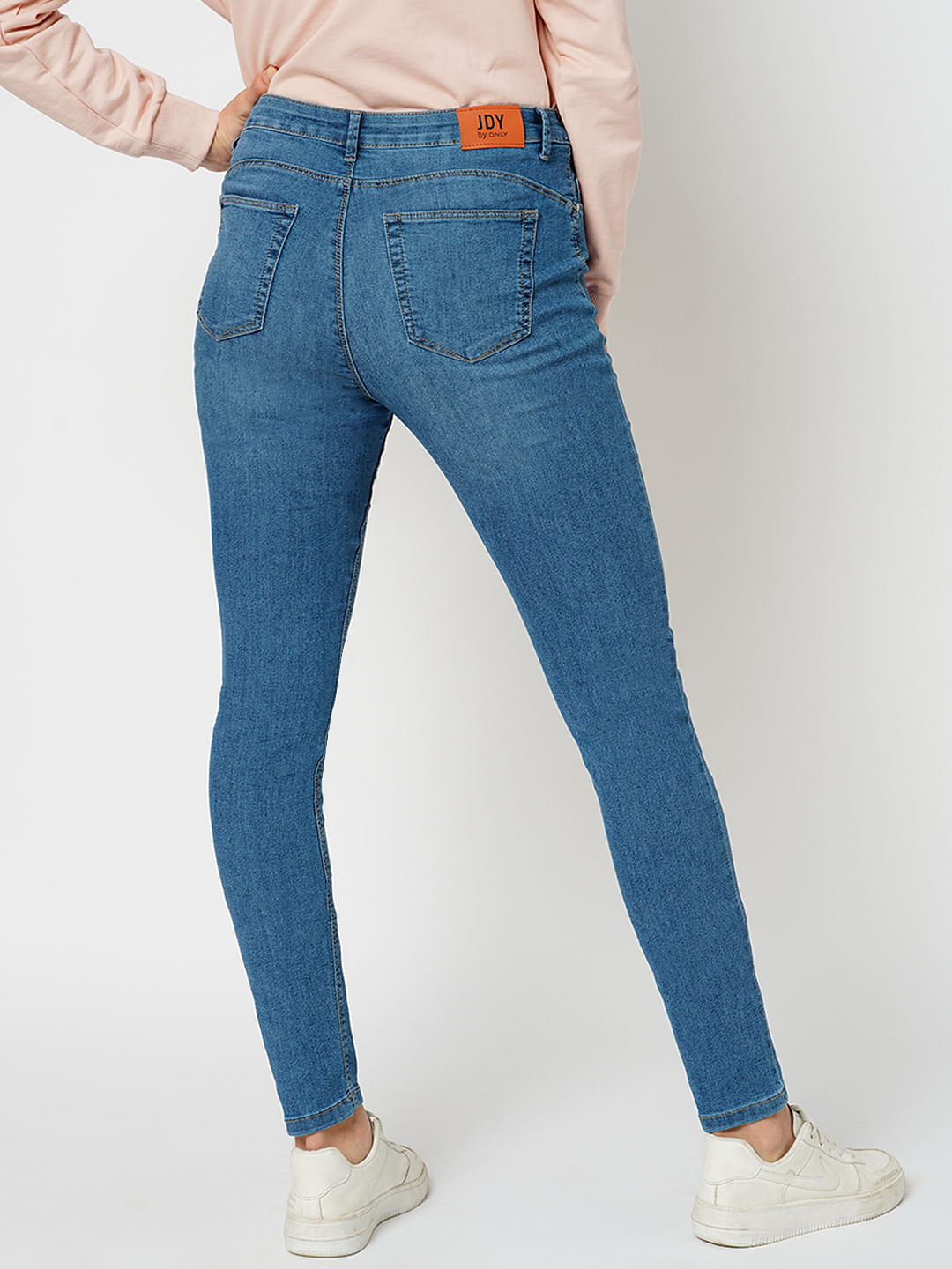 Light Blue Wash Mid Rise Straight Leg Jeans | PrettyLittleThing USA