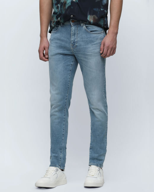 BLUE MID RISE LEON WASHED SLIM FIT JEANS