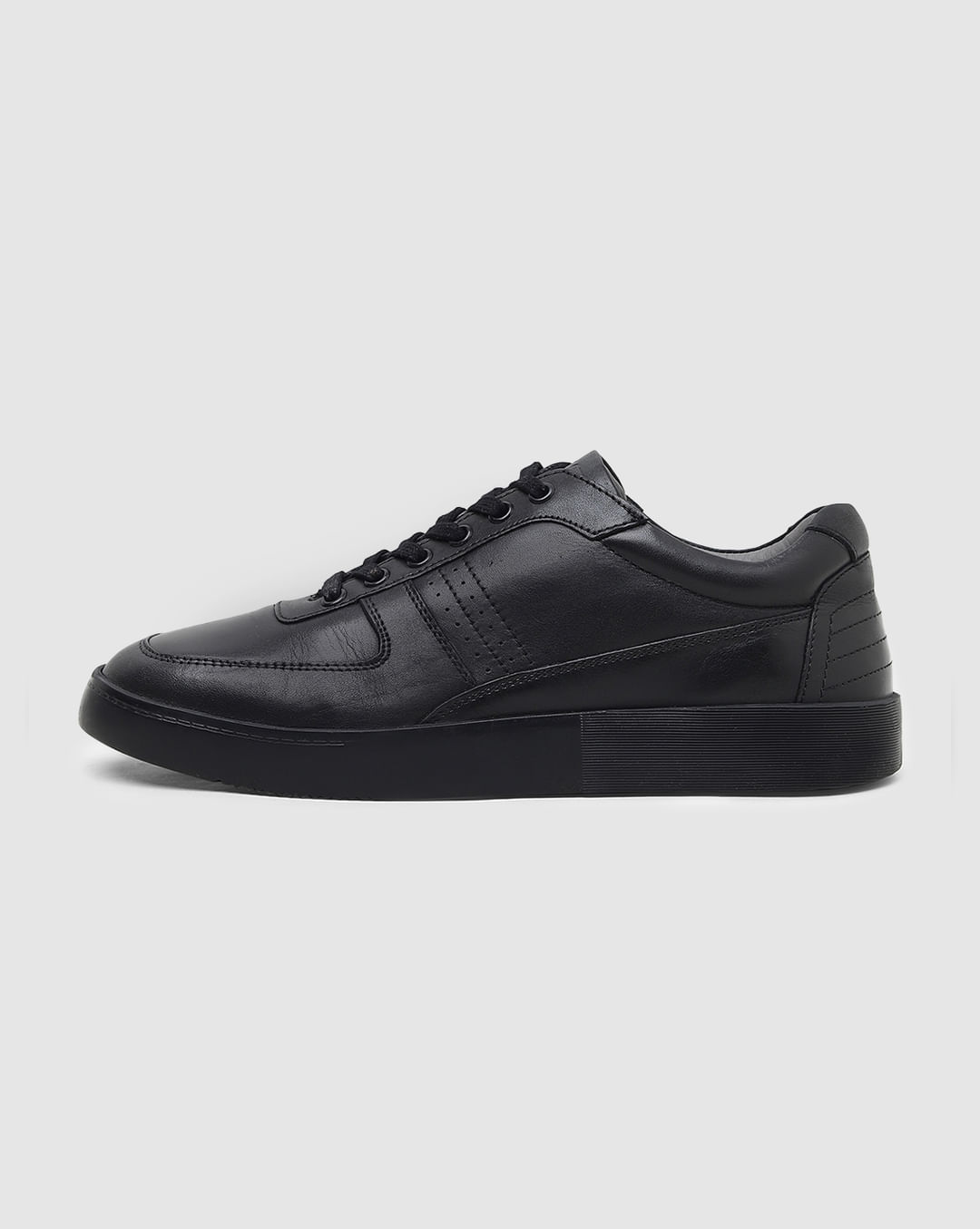 Men's Low Top Sneakers Shoes Black