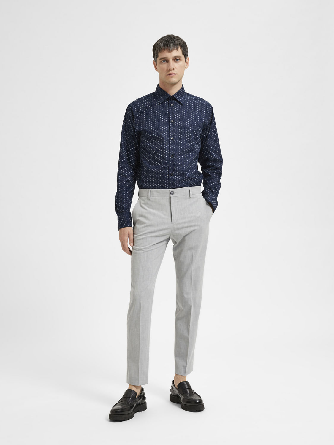 Would you wear a dark blue shirt with grey pants? - Quora