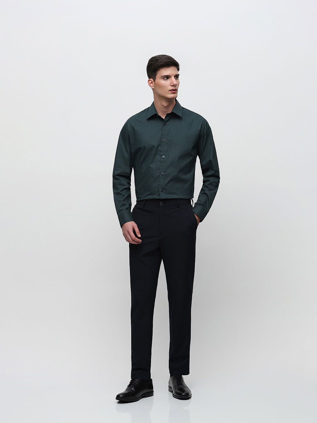 Does green shirt go with black? - Quora