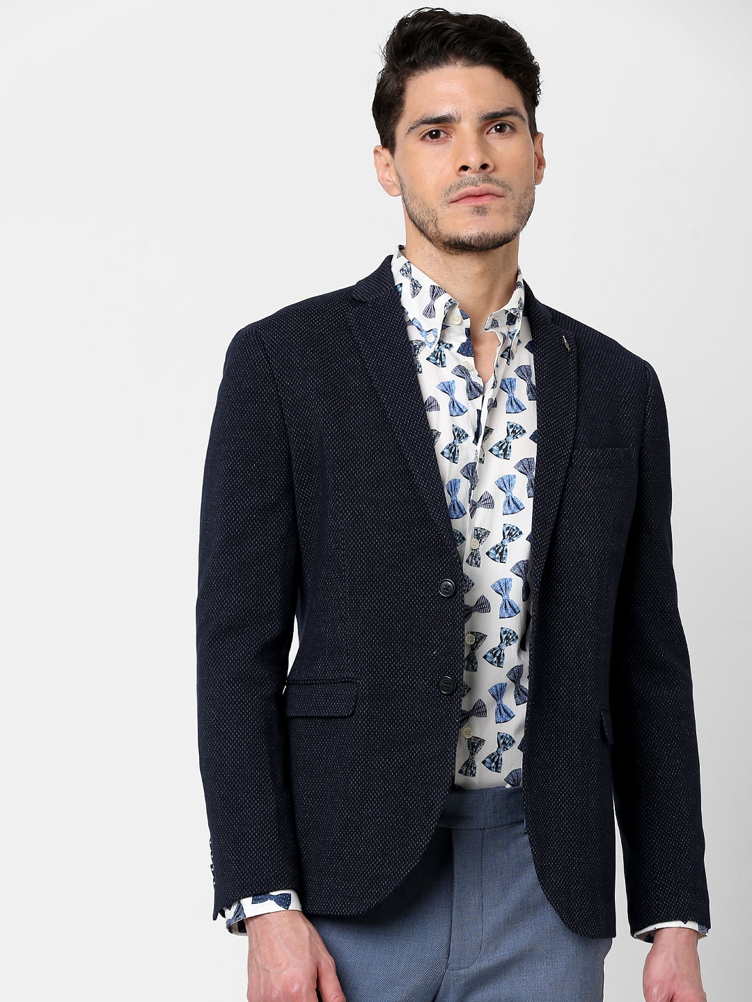 navy blue fitted blazer