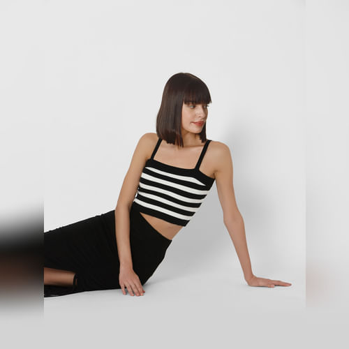 

BESTSELLER CLOTHING Black & White Striped Crop Top