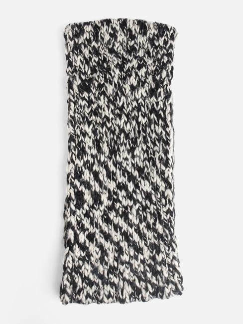 Black & White Chunky Knit Scarf