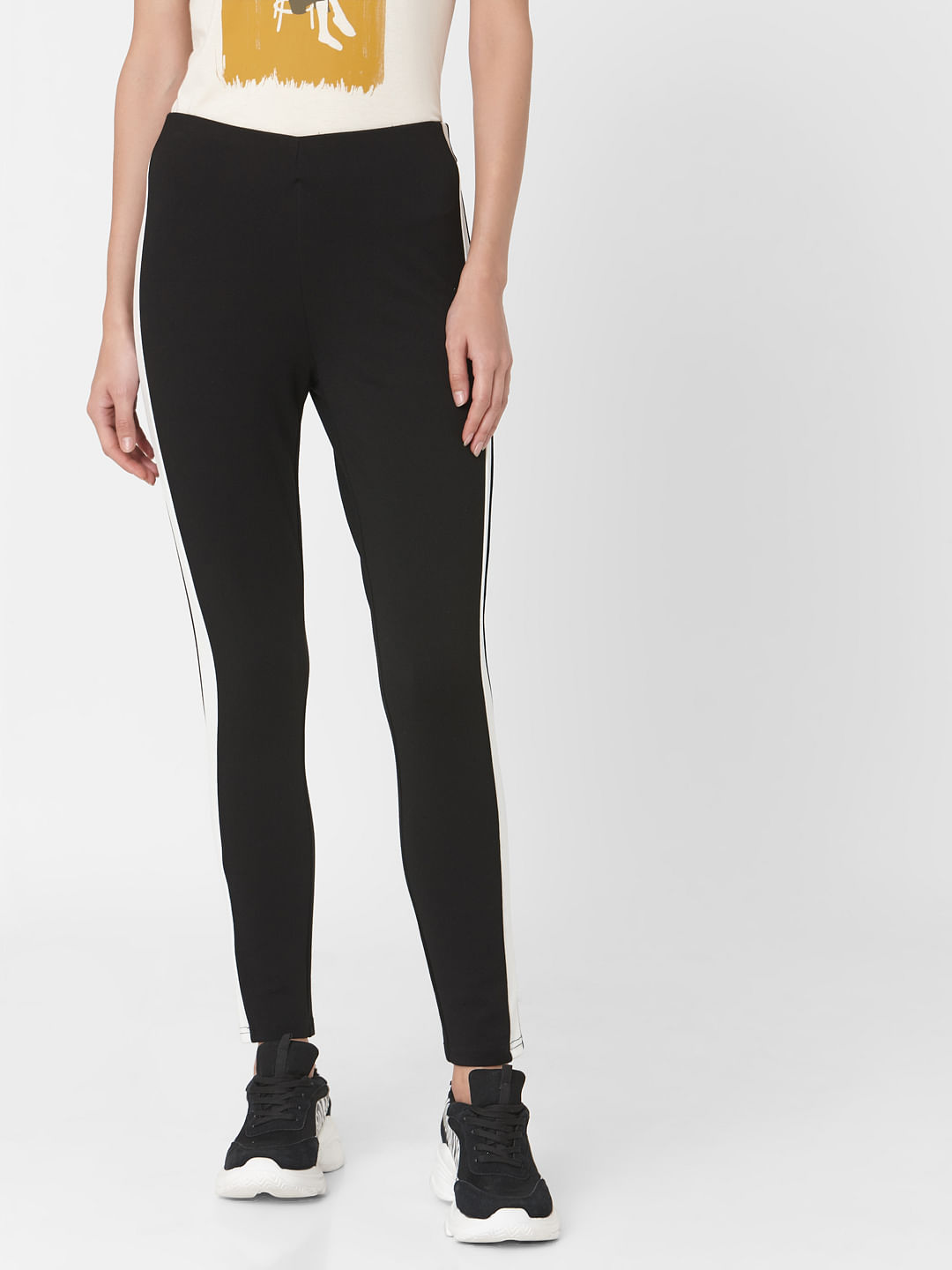 Black Jersey leggings with regular waist. - Buy Online | Terranova