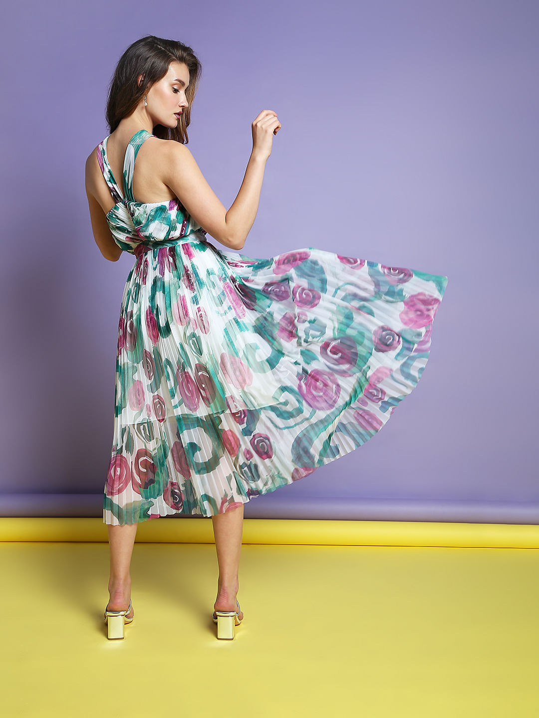 Flower pleated outlet dress