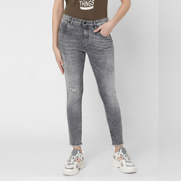 VERO MODA Women Grey High Rise Frayed Wendy Skinny Jeans