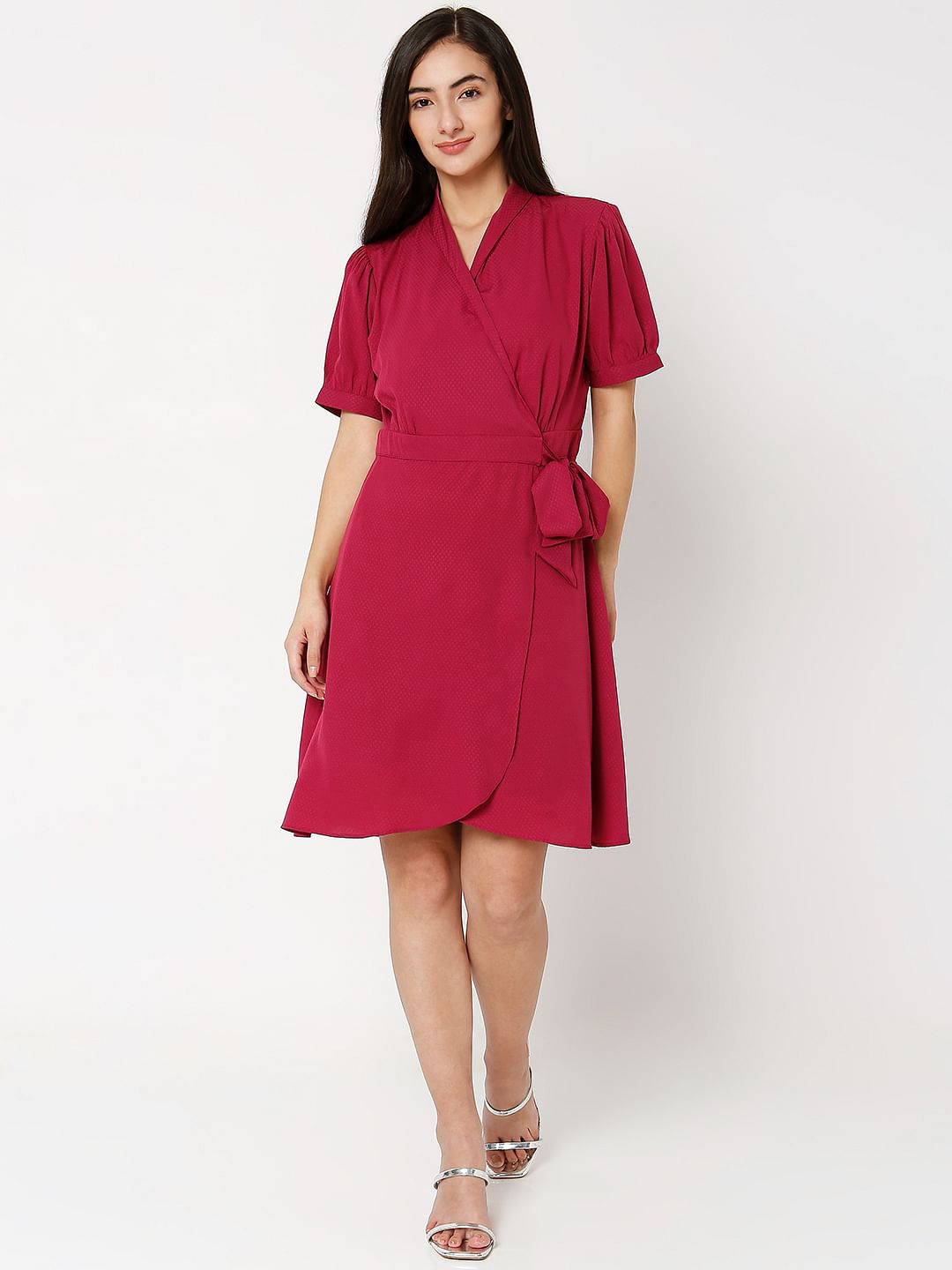 Red short sleeve hot sale wrap dress