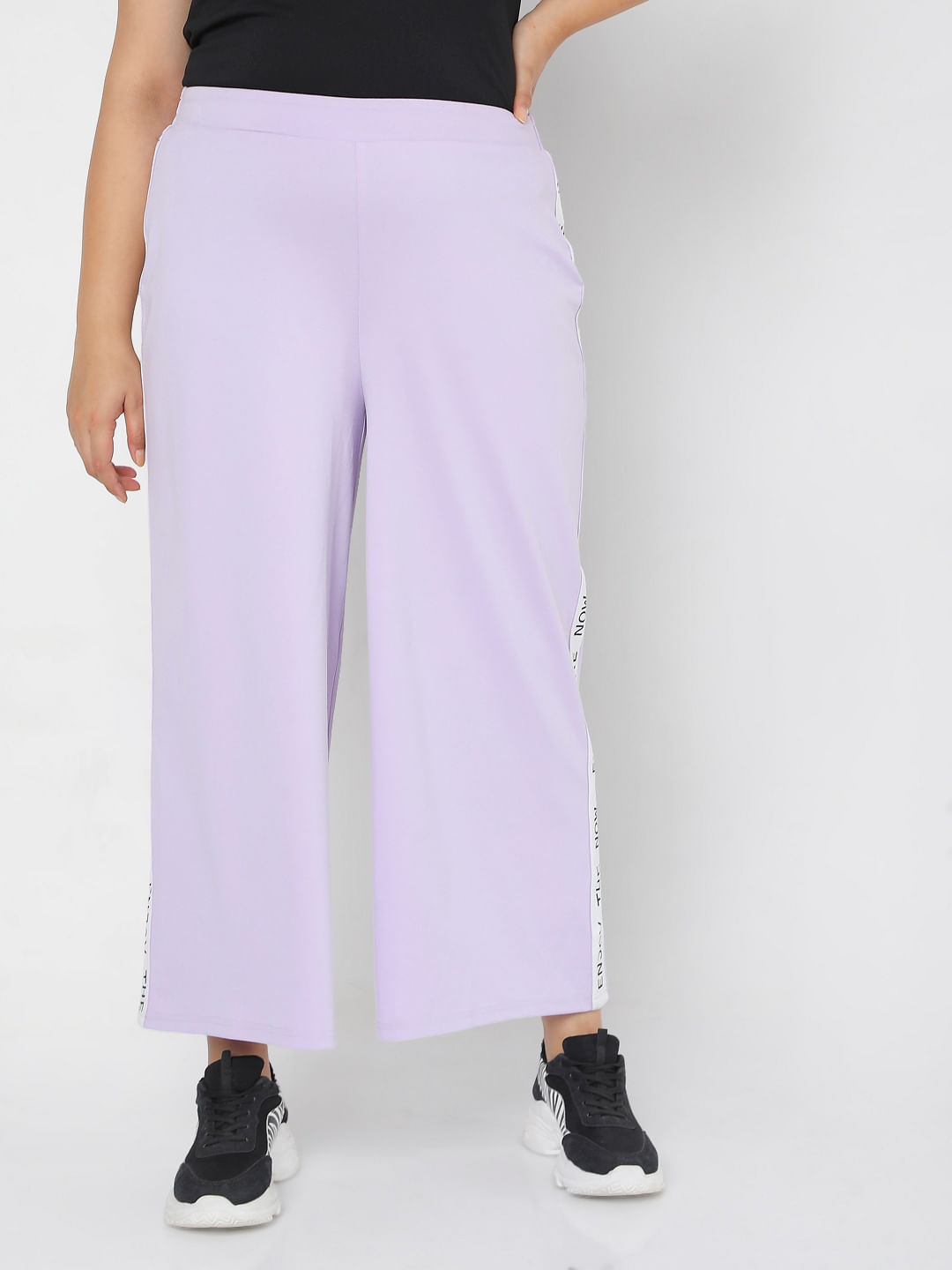 Women Red Side Tape Straight Pants, महिला की फॉर्मल पैंट, वूमेन फॉर्मल पैंट  - NOZ2TOZ, New Delhi | ID: 2852669755933