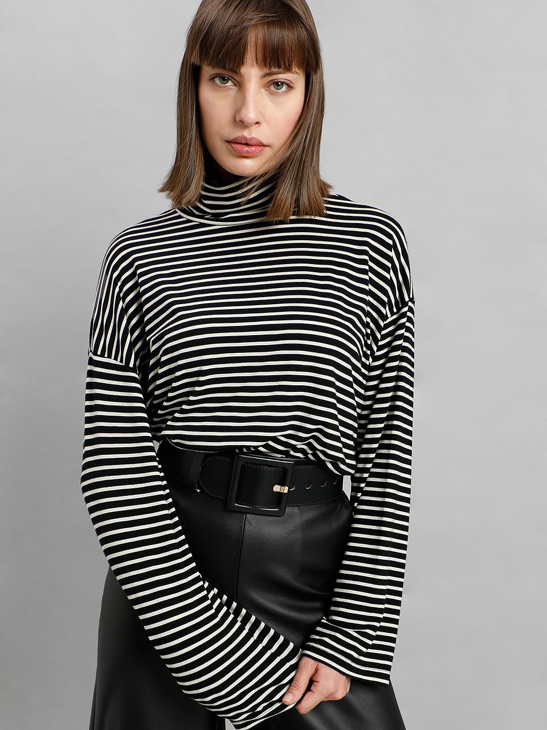 Black and white outlet striped high neck top